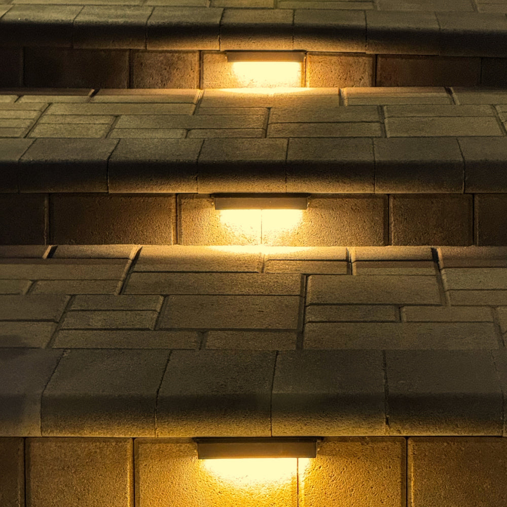 Integrated Aluminum Hardscape/Edge Light - STB05R