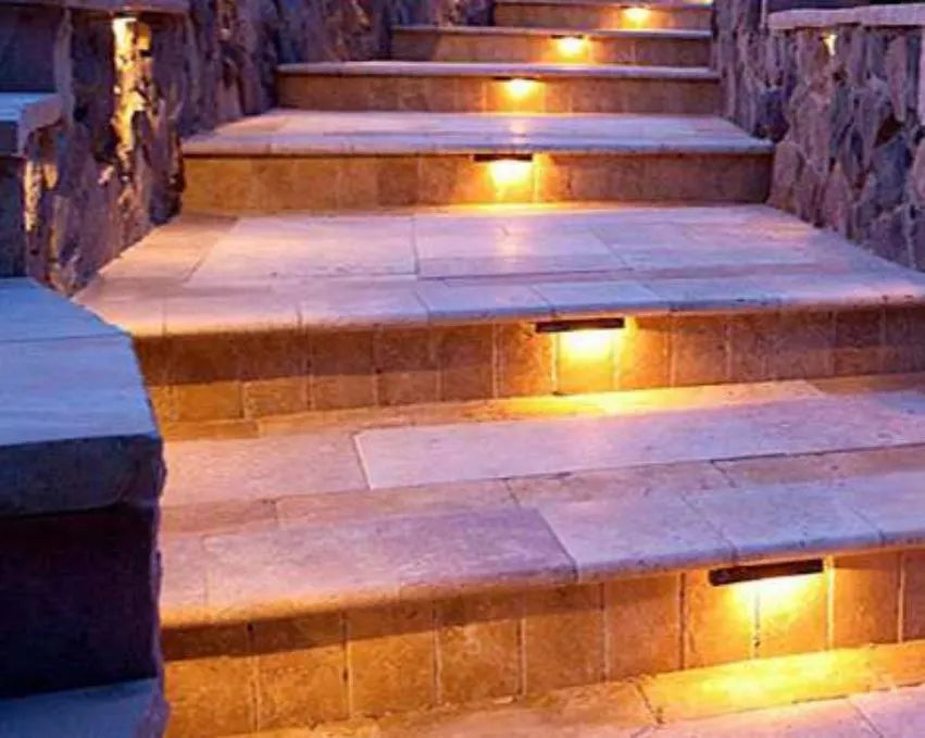 Integrated Aluminum Hardscape/Edge Light - STB05